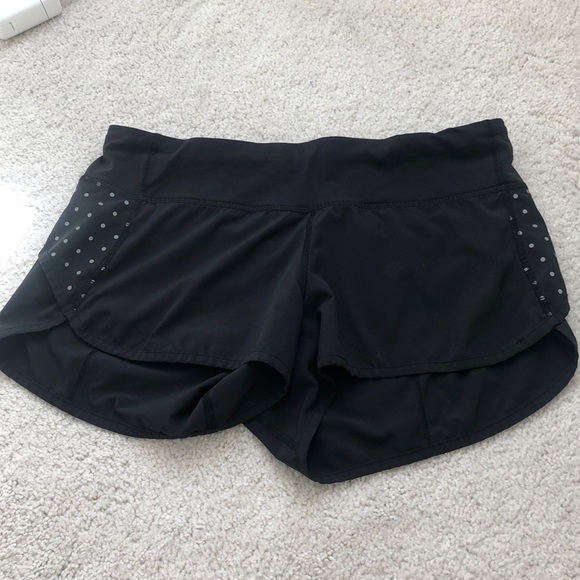 Lulu lemon speed up shorts black size 4 - Picture 1 of 2